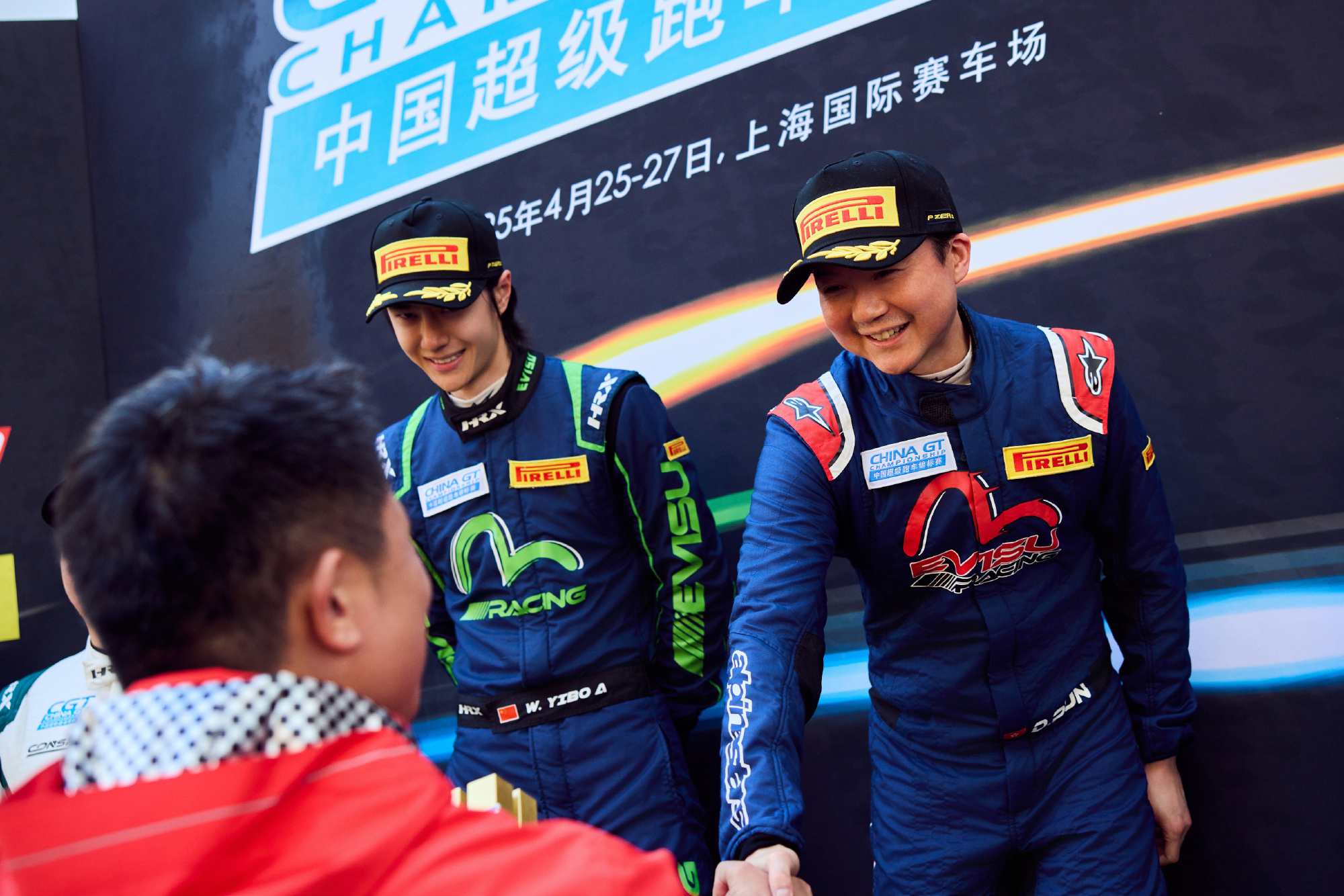 包含出类拔萃，选手们用实力征服赛场的词条