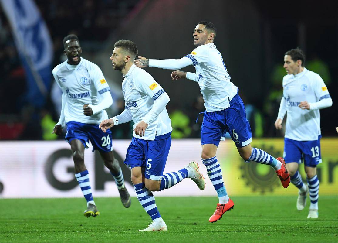 包含沙尔克客场惨败,可喜之处不多的词条 包含沙尔克客场惨败,可喜之处不多的词条